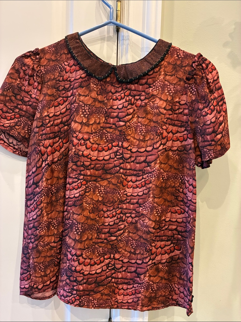 Woven Patterned Short-Sleeve Top in Burgundy Pink